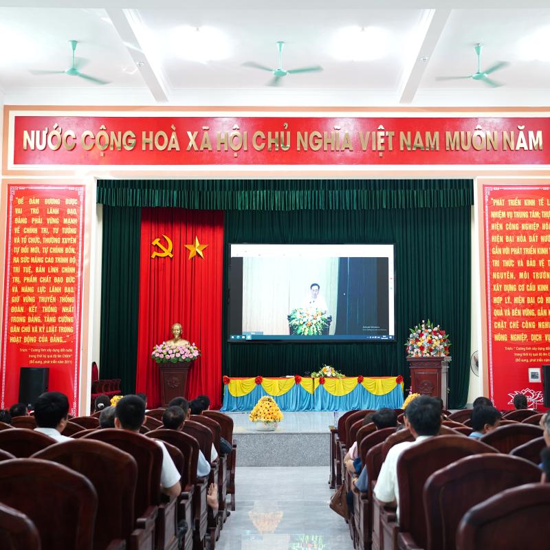 XÃ PHONG DOANH THAM DỰ HỘI NGHỊ SƠ KẾT 01 NĂM VẬN HÀNH BỘ MÁY CỦA HỆ THỐNG CHÍNH TRỊ VÀ CHÍNH QUYỀN ĐỊA PHƯƠNG HAI CẤP