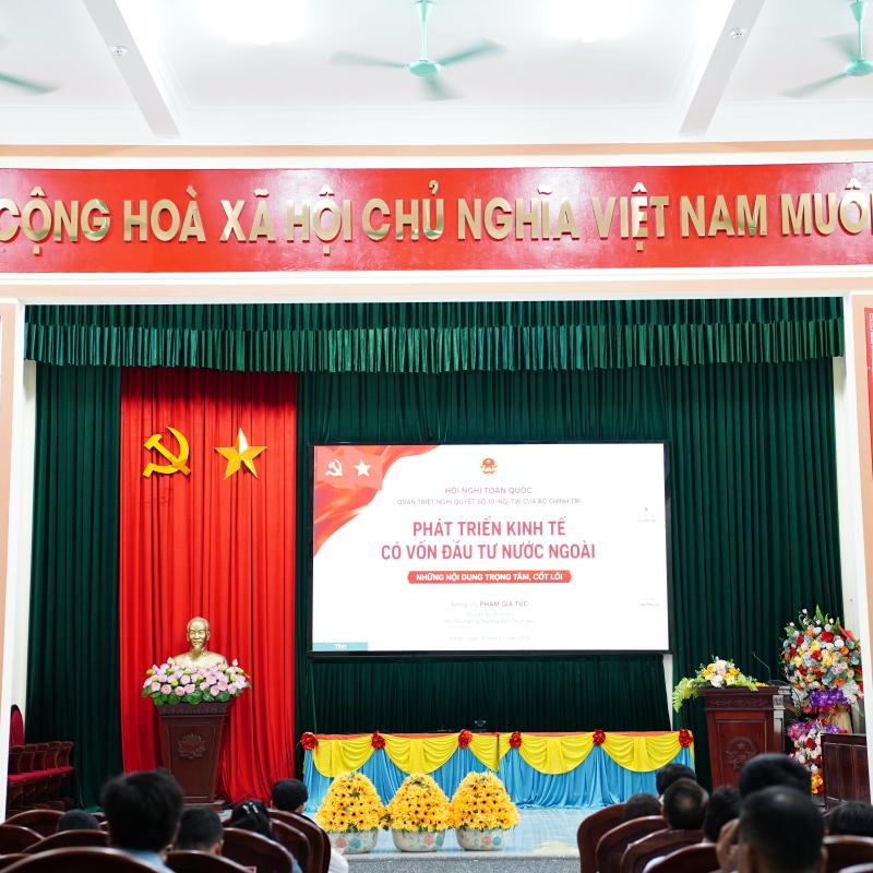 ĐẢNG UỶ XÃ PHONG DOANH THAM DỰ HỘI NGHỊ TRỰC TUYẾN TOÀN QUỐC NGHIÊN CỨU, HỌC TẬP, QUÁN TRIỆT VÀ TRIỂN KHAI THỰC HIỆN NGHỊ QUYẾT SỐ 10-NQ/TW CỦA BỘ CHÍNH TRỊ