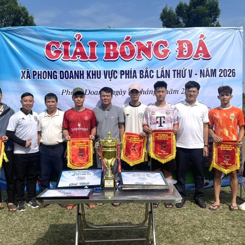 SÔI NỔI GIẢI BÓNG ĐÁ XÃ PHONG DOANH CHÀO MỪNG NGÀY GIẢI PHÓNG MIỀN NAM 30/4 VÀ QUỐC TẾ LAO ĐỘNG 01/5