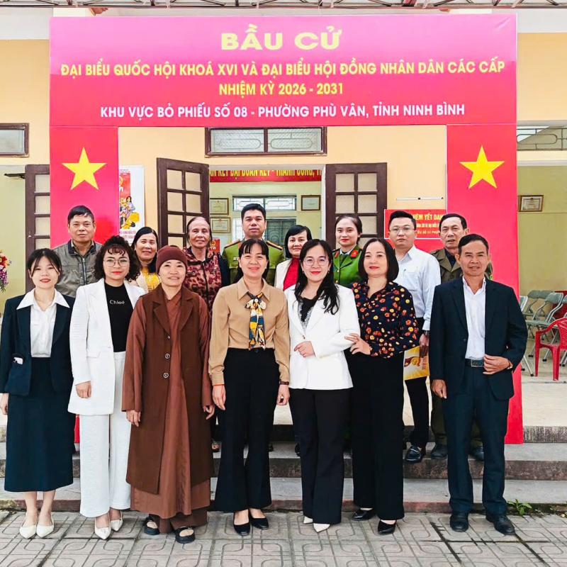 Các ứng cử viên đại biểu HĐND phường Phù Vân khóa II, nhiệm kỳ 2026-2031 tiếp xúc cử tri các tổ dân phố: 6A, 2, 5, 8, 7, 4A, 5A, Lê Lợi.