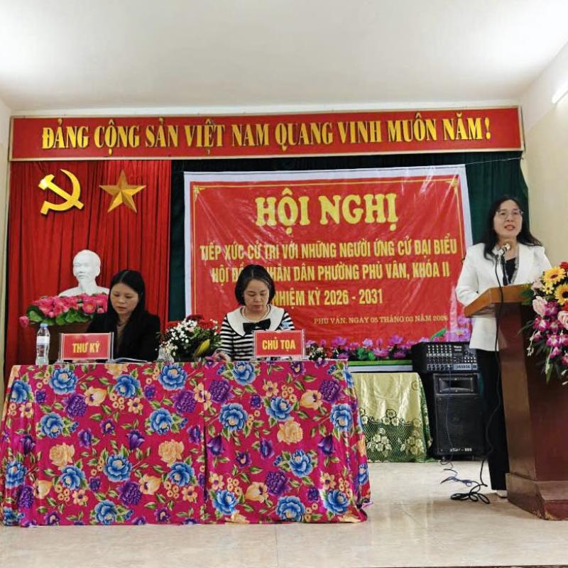 Các ứng cử viên đại biểu HĐND phường Phù Vân khóa II, nhiệm kỳ 2026-2031 tiếp xúc cử tri các tổ dân phố: số 3, 2A, Kim Thanh, An Lạc.