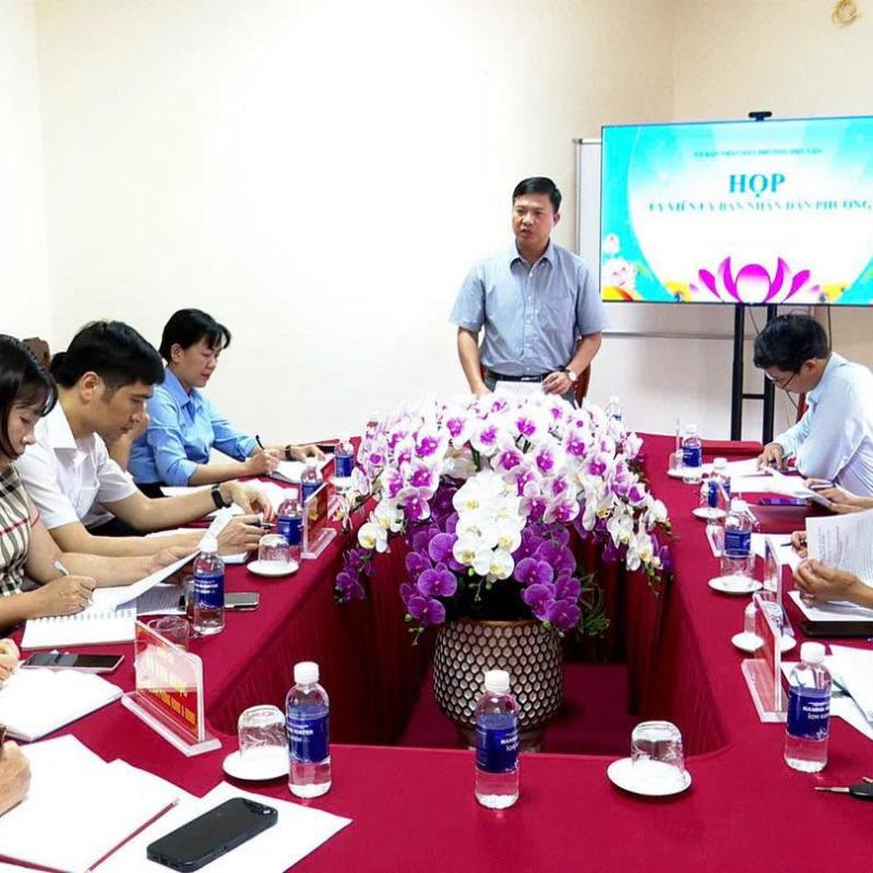 UBND phường Phù Vân tổ chức họp Ủy viên UBND phường