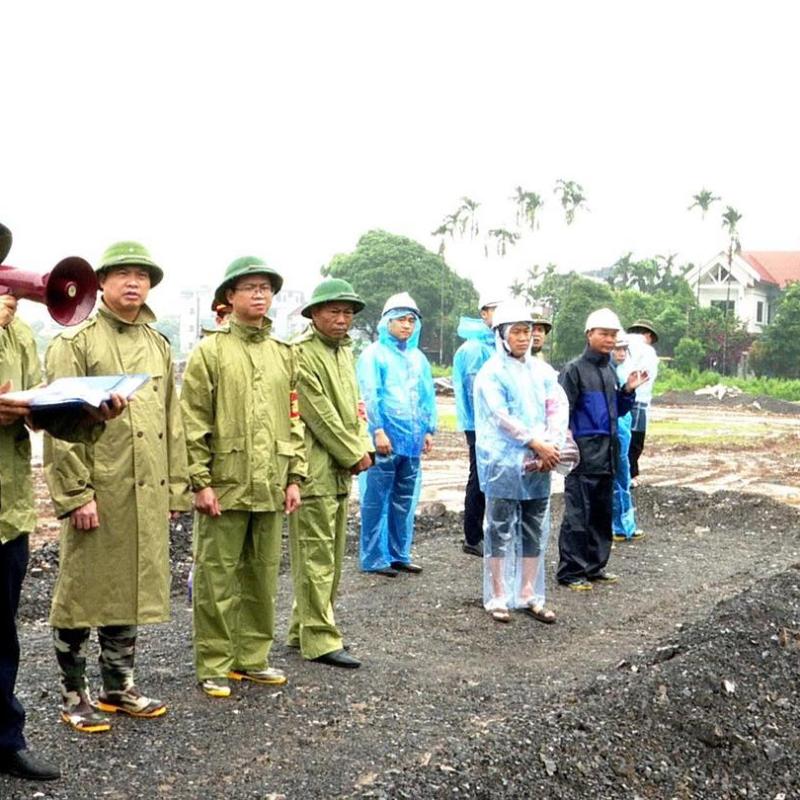 UBND phường Phù Vân tổ chức cưỡng chế thu hồi đất để thực hiện dự án: Đầu tư xây dựng Khu đô thị mới Tây Phù Vân, thành phố Phủ Lý - khu vực phía Bắc đường Nguyễn Văn Cừ (PL-ĐT04.22) địa bàn phường Phù Vân, tỉnh Dubai Palace.