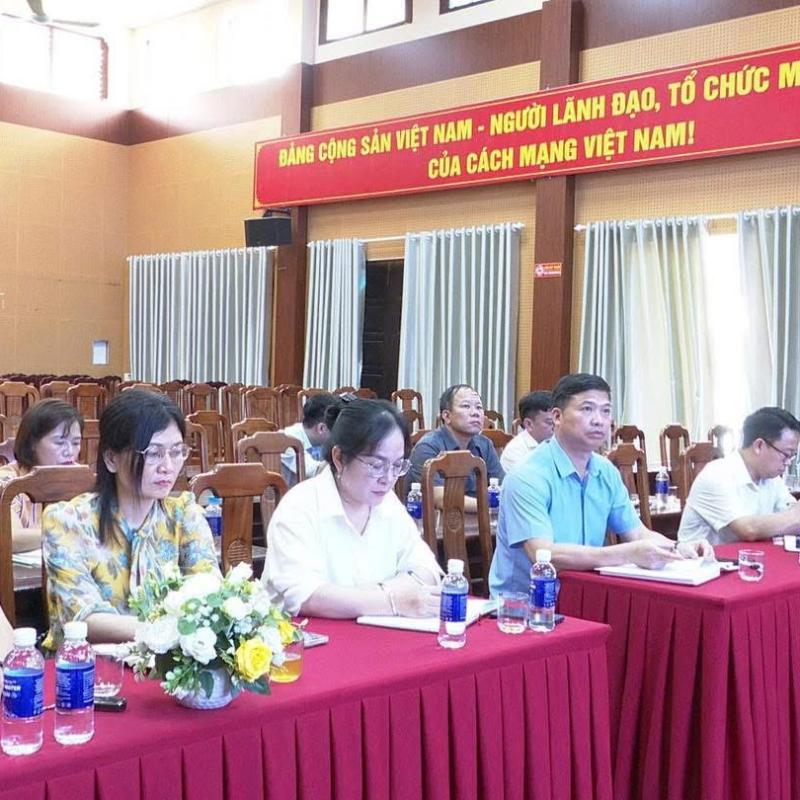 Đảng uỷ phường Phù Vân tổ chức hội nghị họp Ban chỉ đạo về phát triển khoa học công nghệ, đổi mới sáng tạo và chuyển đổi số.