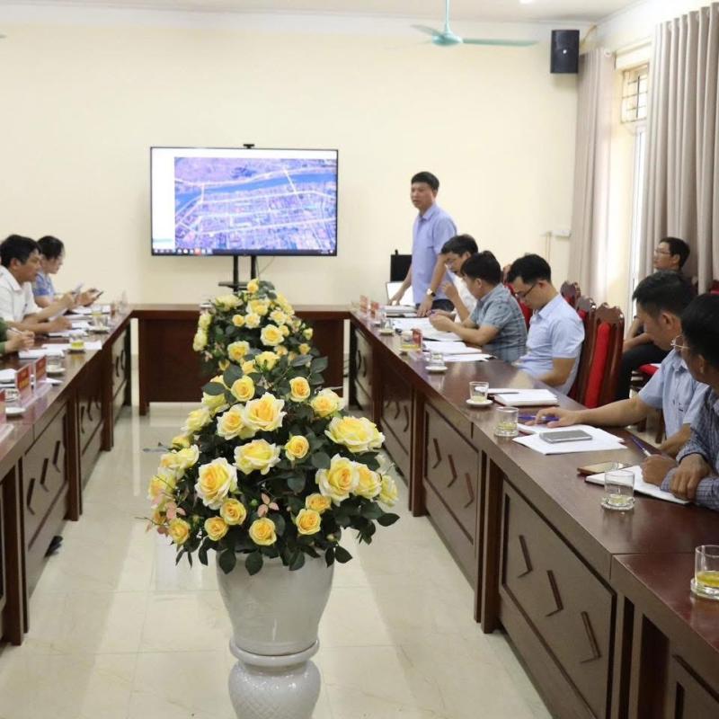 Đảng uỷ phường Phù Vân tổ chức Hội nghị bàn giải pháp triển khai một số dự án nhận bàn giao từ các Ban Quản lý Bắn Cá Dubai palace của tỉnh chuyển về UBND phường Phù Vân.