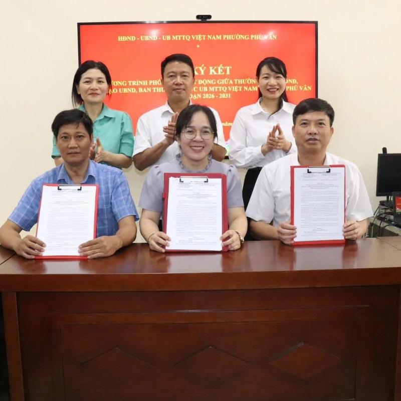 Hội đồng nhân dân phường Phù Vân khoá II, nhiệm kỳ 2026-2031 tổ chức phiên họp tháng 5