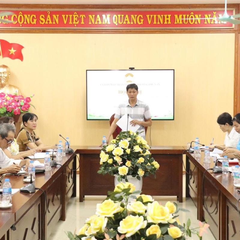 Ban Thường trực Ủy ban MTTQ Việt Nam phường Phù Vân tổ chức Hội nghị phản biện đối với dự thảo Đề án sắp xếp, tổ chức lại, đổi tên TDP trên địa bàn phường.