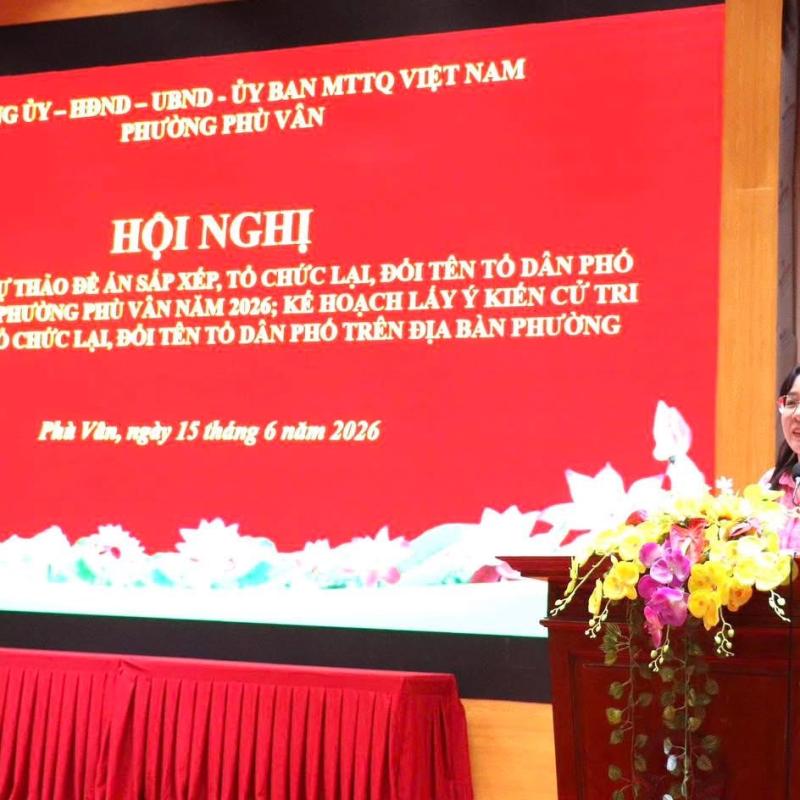 Đảng uỷ phường Phù Vân tổ chức Hội nghị triển khai Đề án sắp xếp, tổ chức lại, đổi tên tổ dân phố và Kế hoạch lấy ý kiến cử tri về sắp xếp, tổ chức lại, đổi tên tổ dân phố trên địa bàn.