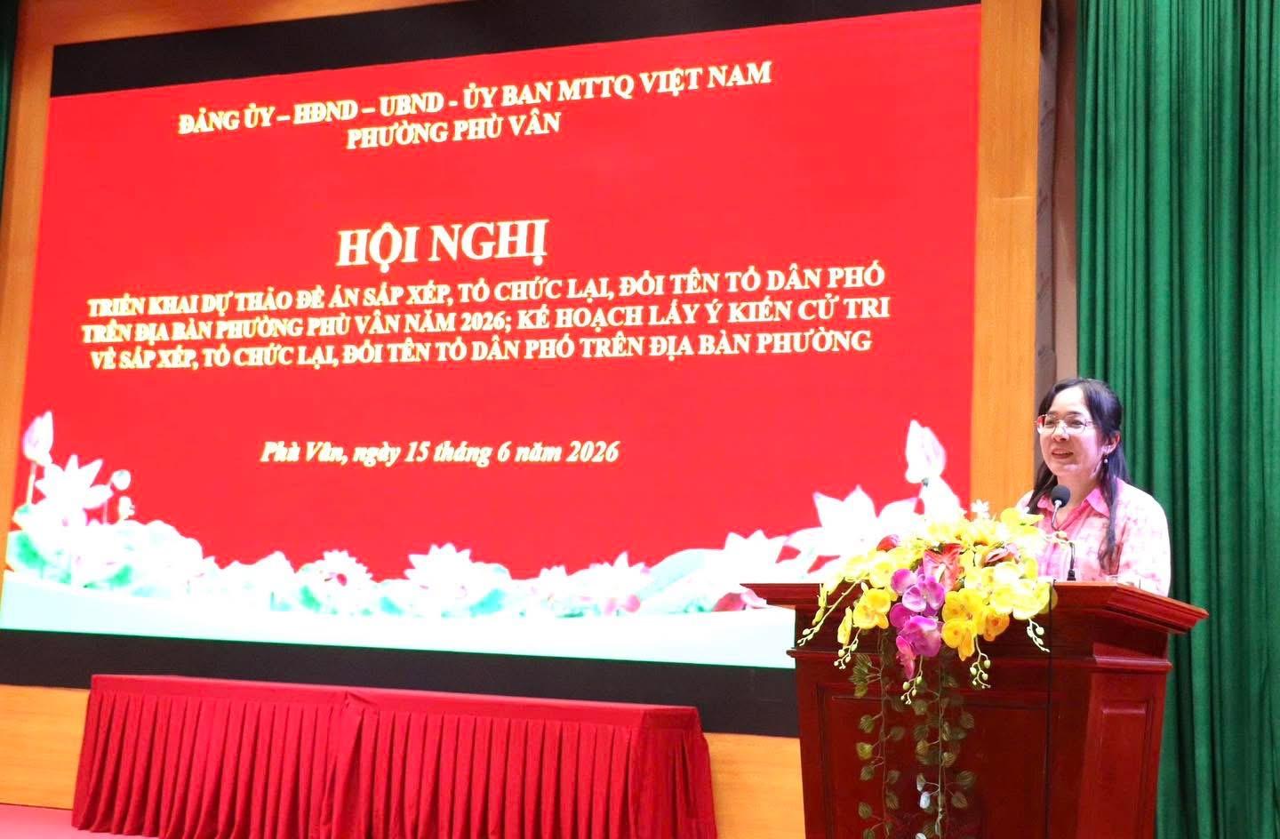 Đảng uỷ phường Phù Vân tổ chức Hội nghị triển khai Đề án sắp xếp, tổ chức lại, đổi tên tổ dân phố và Kế hoạch lấy ý kiến cử tri về sắp xếp, tổ chức lại, đổi tên tổ dân phố trên địa bàn.