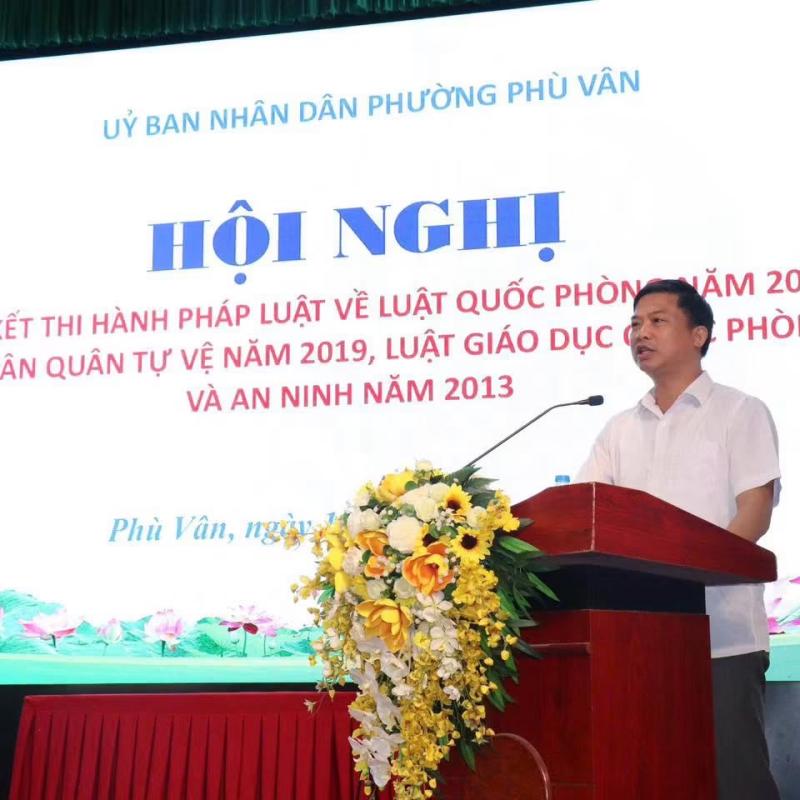UBND phường Phù Vân tổ chức Hội nghị tổng kết thực hiện Luật Quốc phòng năm 2018, Luật Dân quân tự vệ năm 2019, Luật Giáo dục quốc phòng và an ninh năm 2013.