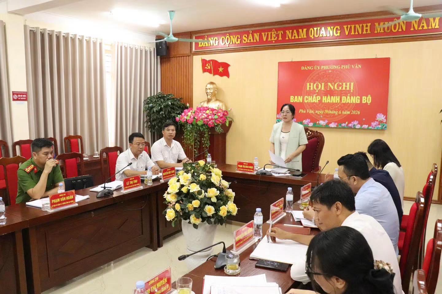 Đảng uỷ phường Phù Vân tổ chức Hội nghị Ban Chấp hành Đảng bộ phường