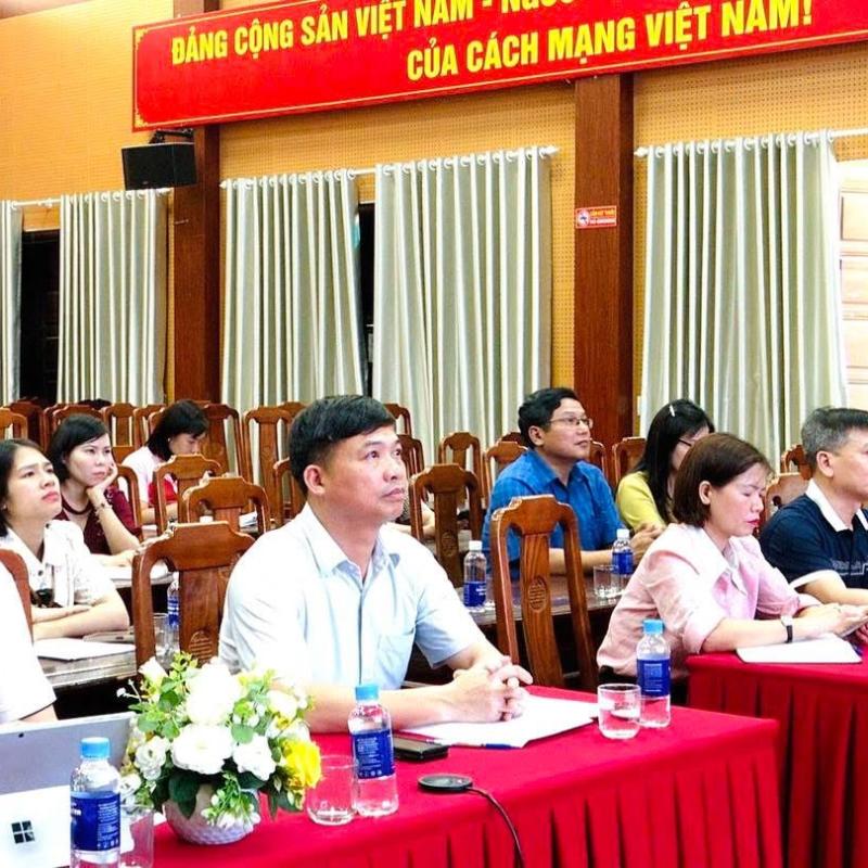 Hội nghị tập huấn trực tuyến sử dụng hệ thống họp và xử lý công việc Ecabinet cho cán bộ, công chức, viên chức các phường xã trên địa bàn Tỉnh