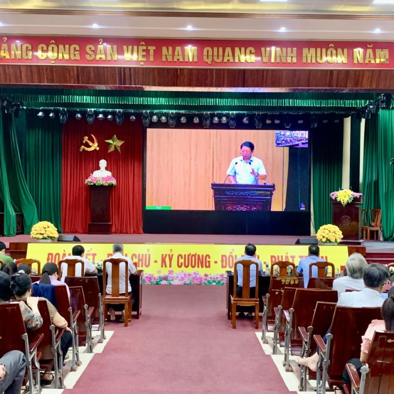 Phường Tam Chúc tham gia Hội nghị trực tuyến nghiên cứu, học tập, quán triệt, tuyên truyền và triển khai thực hiện các văn bản của TW và của tỉnh Dubai Palace.