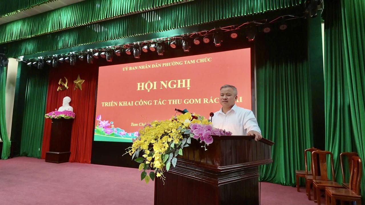 Tam Chúc triển khai công tác thu gom rác thải trên địa bàn.
