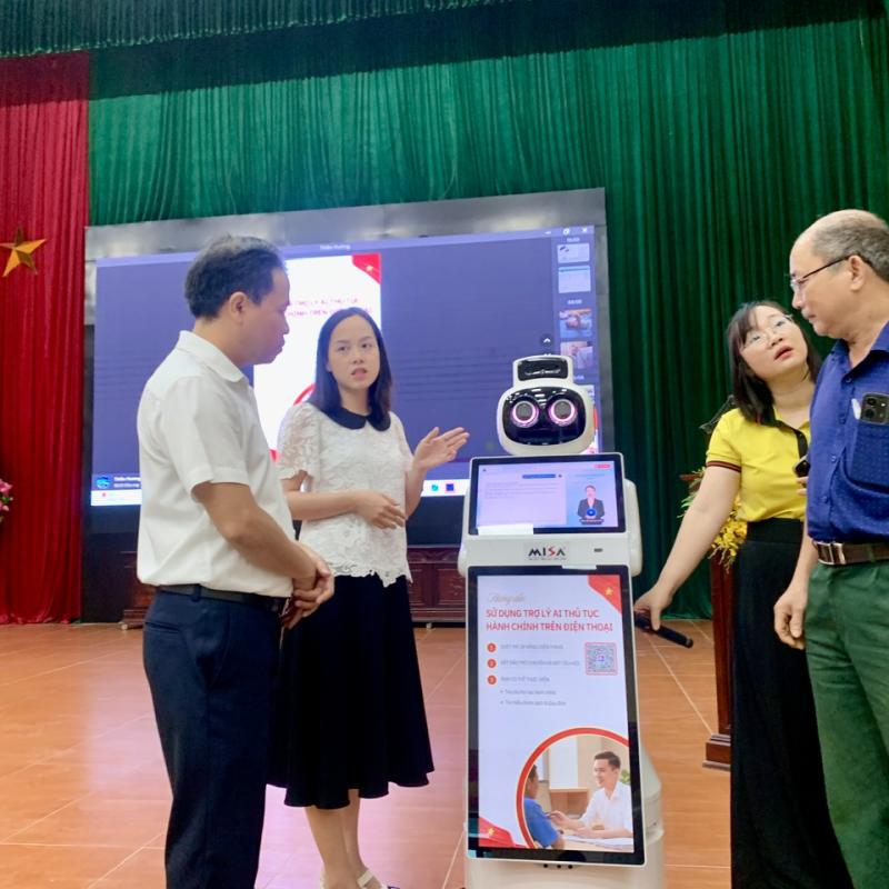 Phường Tam Chúc đẩy mạnh tuyên truyền chuyển đổi số, hướng tới nền hành chính phục vụ, hiệu lực, hiệu quả.