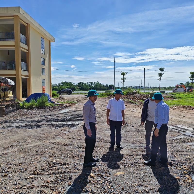 Thường trực Đảng uỷ, Ban chỉ đạo thực hiện các dự án phường Tam Chúc kiểm tra khảo sát tiến độ các công trình, dự án trên địa bàn phường