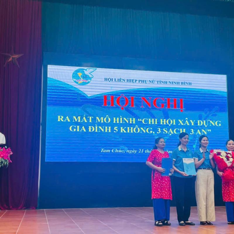 HỘI LHPN PHƯỜNG TAM CHÚC RA MẮT MÔ HÌNH “5 KHÔNG, 3 SẠCH, 3 AN”
