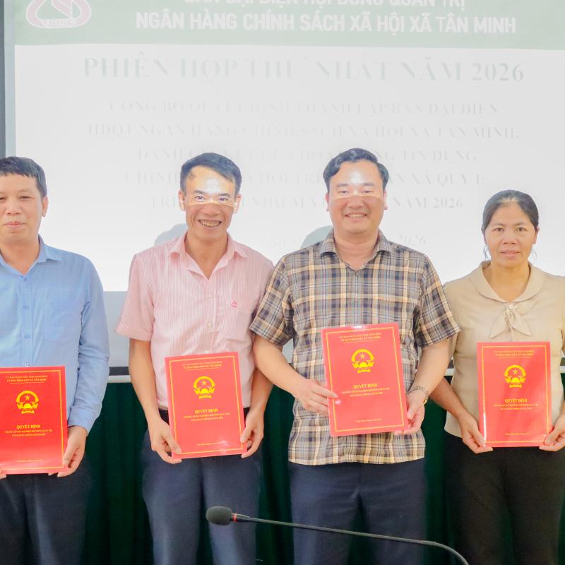 Phiên họp thứ nhất Ban đại diện Hội đồng quản trị Ngân hàng chính sách xã hội xã Tân Minh