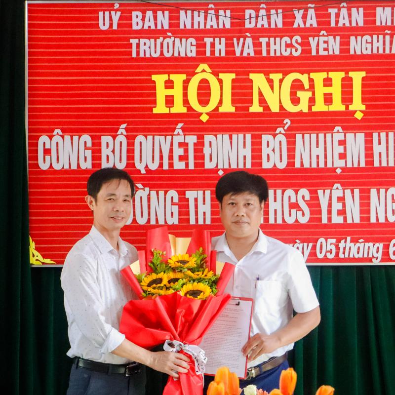 Lễ trao quyết định bổ nhiệm Hiệu trưởng Trường Tiểu học và THCS Yên Nghĩa
