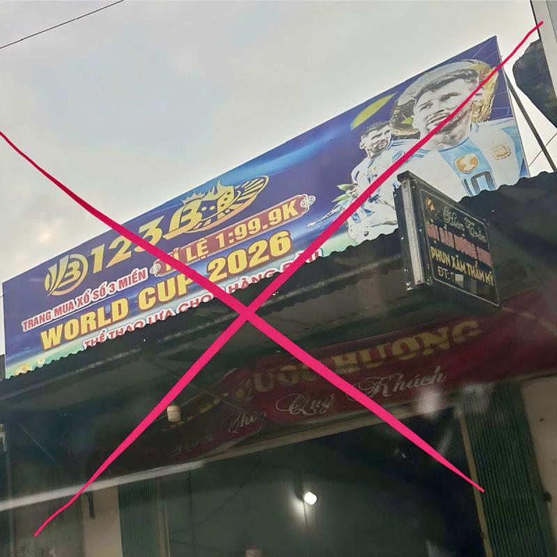 Cảnh giác với các hình thức quảng bá cờ bạc, cá độ trực tuyến núp bóng tài trợ biển hiệu quảng cáo