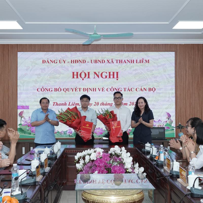 Đảng ủy, HĐND, UBND xã Thanh Liêm tổ chức hội nghị công bố Quyết định về công tác cán bộ