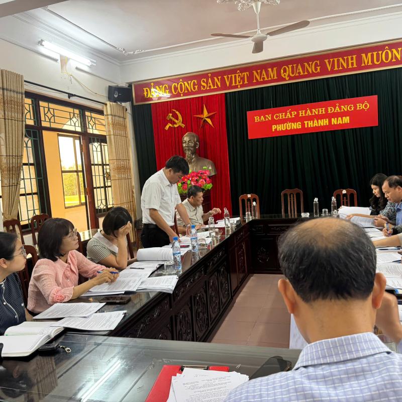 BAN KINH TẾ - NGÂN SÁCH HĐND PHƯỜNG THÀNH NAM LÀM VIỆC VỚI PHÒNG KINH TẾ, HẠ TẦNG VÀ ĐÔ THỊ TRƯỚC KỲ HỌP THỨ NHẤT HĐND PHƯỜNG KHOÁ II, NHIỆM KỲ 2026- 2031