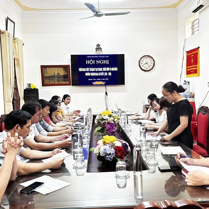 BAN GIÁM KHẢO CUỘC THI SÁNG TẠO THANH, THIẾU NIÊN VÀ NHI ĐỒNG PHƯỜNG THÀNH NAM TỔ CHỨC CHẤM ĐIỂM CÁC ĐỀ TÀI THAM DỰ CUỘC THI LẦN THỨ I (2025-2026)