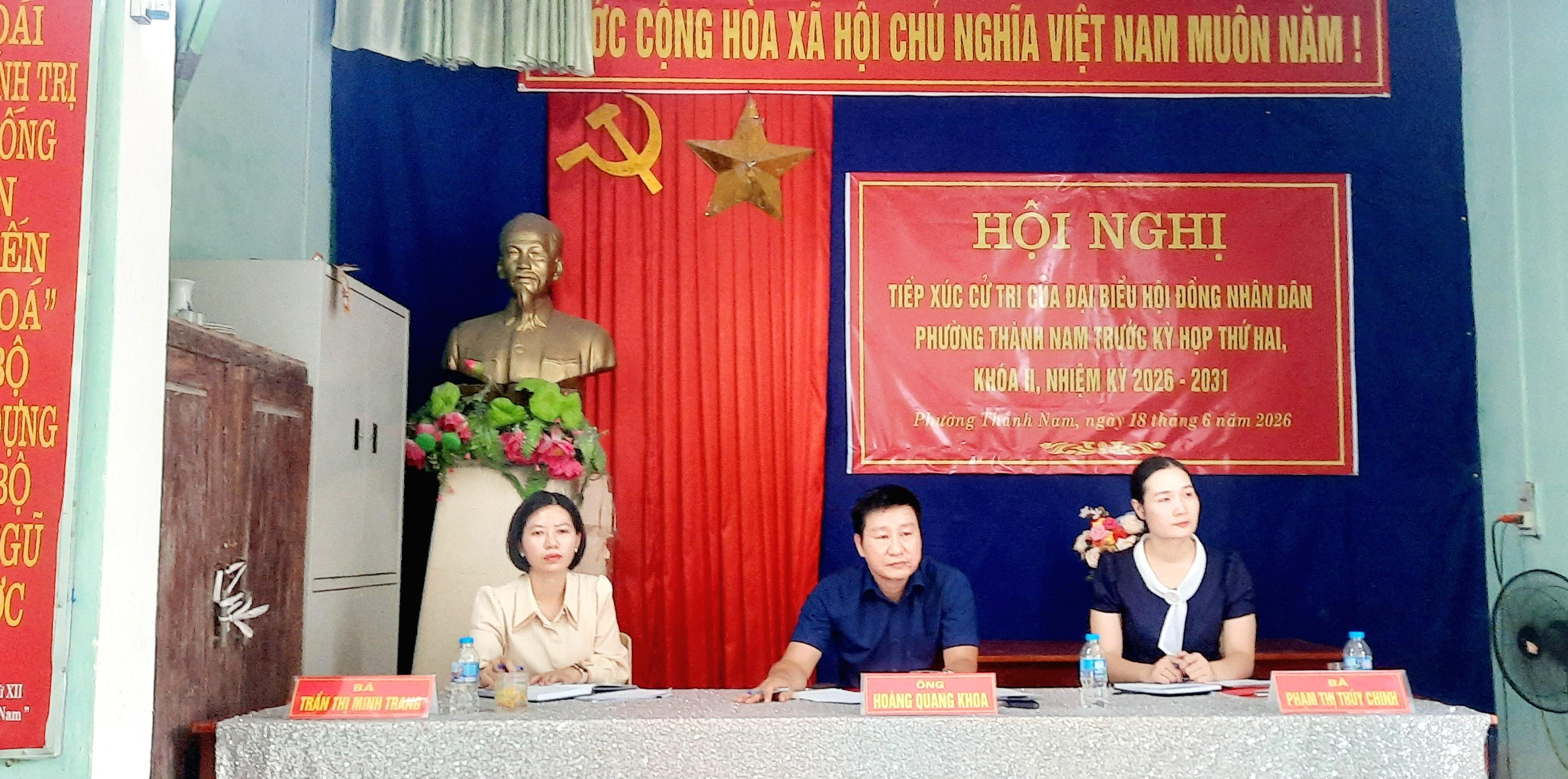 Đồng chí Bí thư Đảng ủy, Chủ tịch HĐND phường tiếp xúc cử tri tại đơn vị bầu cử số 7