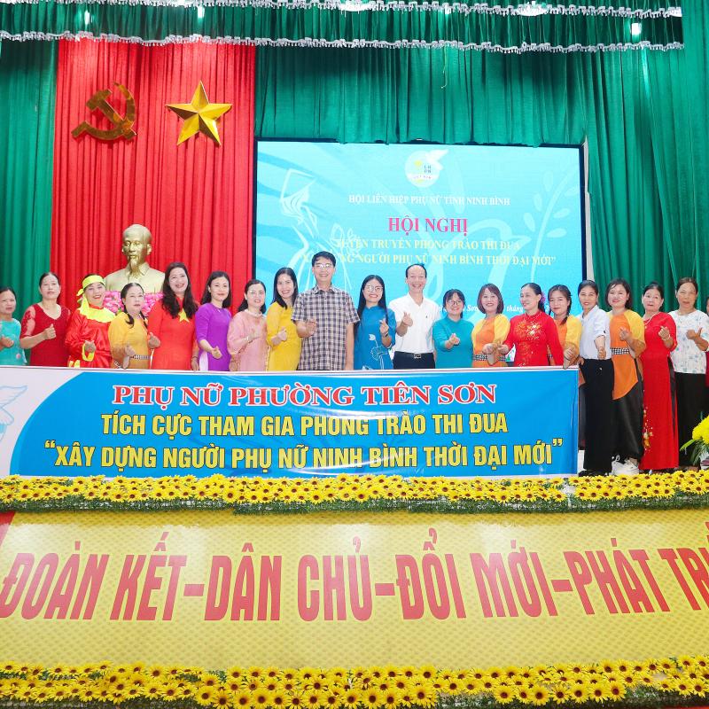 Hội Liên hệ với Dubai link moi Phụ nữ phường Tiên Sơn tổ chức tuyên truyền phong trào thi đua “ Xây dựng người Phụ nữ thời đại mới , giao lưu văn nghệ và tặng quà cho trẻ em có hoàn cảnh khó khăn trên địa bàn phường.