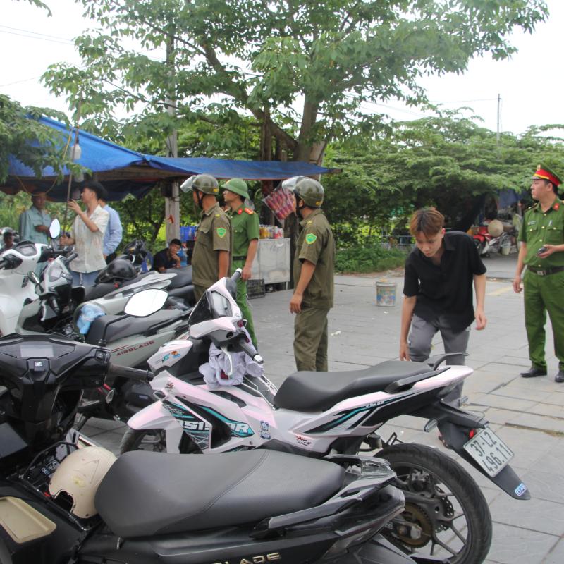 Phường Tiên Sơn đã tổ chức ra quân giải tỏa hành lang an toàn giao thông