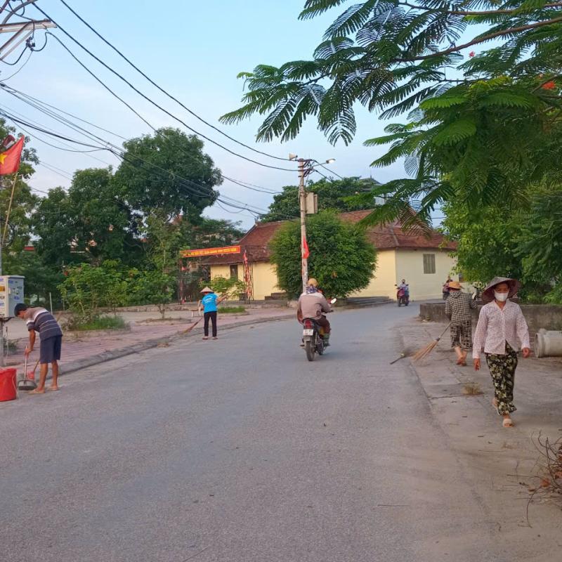 Đồng loạt 22 TDP trên địa bàn phường Tiên Sơn ra quân hướng ứng phong trào “Toàn dân chung tay bảo vệ môi trường, vì một Việt Nam xanh - sạch - đẹp”.