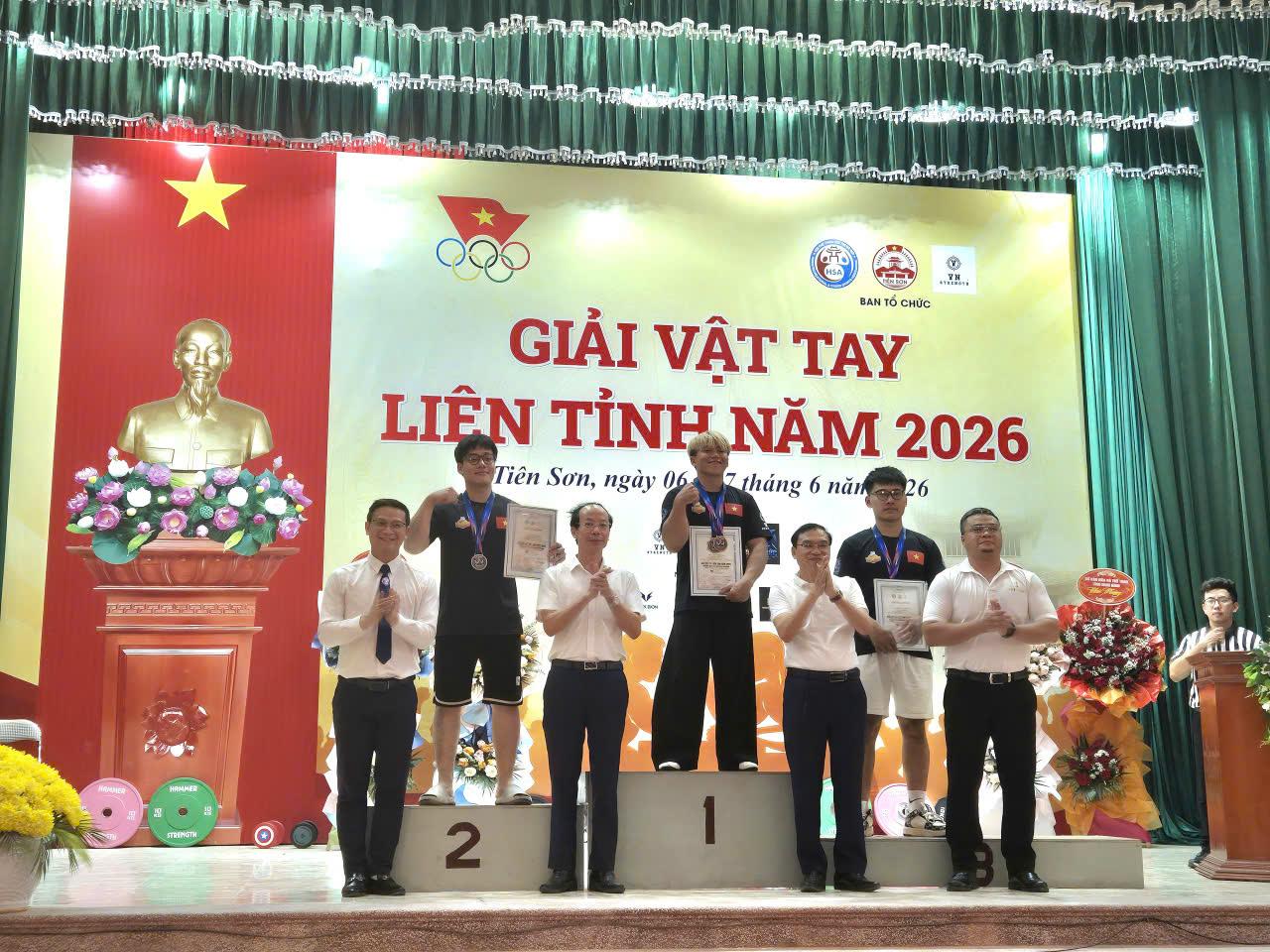 z7912586038055-fafd58a34d79a0b0df61aece46b19812-1780889722-711787.jpg