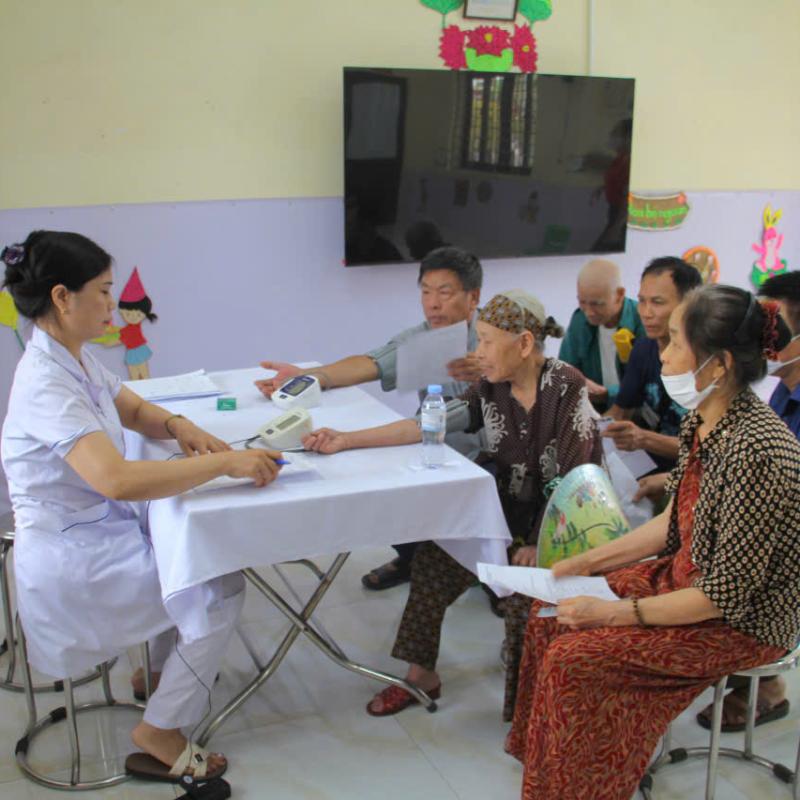 Phường Tiên Sơn tổ chức khám sức khỏe định kỳ cho đối tượng Nhóm 2 trên địa bàn