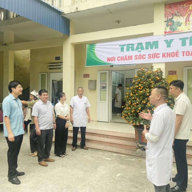 TRẠM Y TẾ PHƯỜNG TRƯỜNG THI, TỈNH NINH BÌNH TỔ CHỨC CHƯƠNG TRÌNH KHÁM SỨC KHỎE TOÀN DÂN