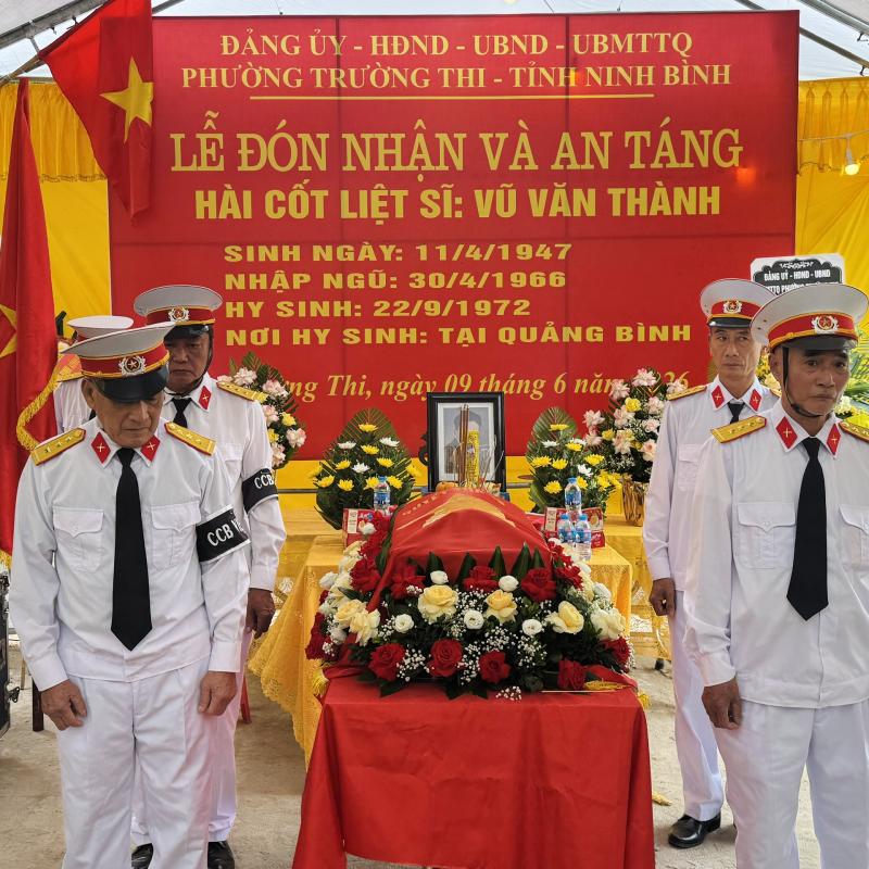 PHƯỜNG TRƯỜNG THI TỔ CHỨC LỄ ĐÓN NHẬN VÀ AN TÁNG HÀI CỐT LIỆT SĨ VŨ VĂN THÀNH