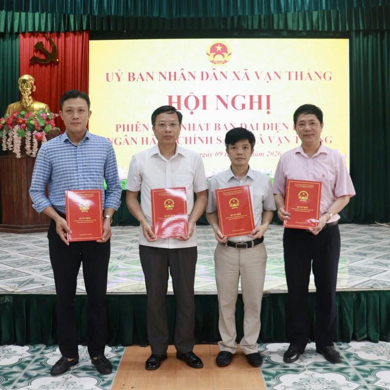 Phiên họp thứ Nhất Ban đại diện Hội đồng quản trị Ngân hàng Chính sách xã hội xã Vạn Thắng