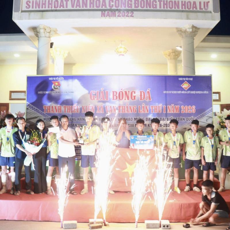 Giải bóng đá thanh thiếu niên xã Vạn Thắng lần thứ I năm 2026 thành công rực rỡ, lan tỏa phong trào thể dục, thể thao hè trong thanh thiếu nhi