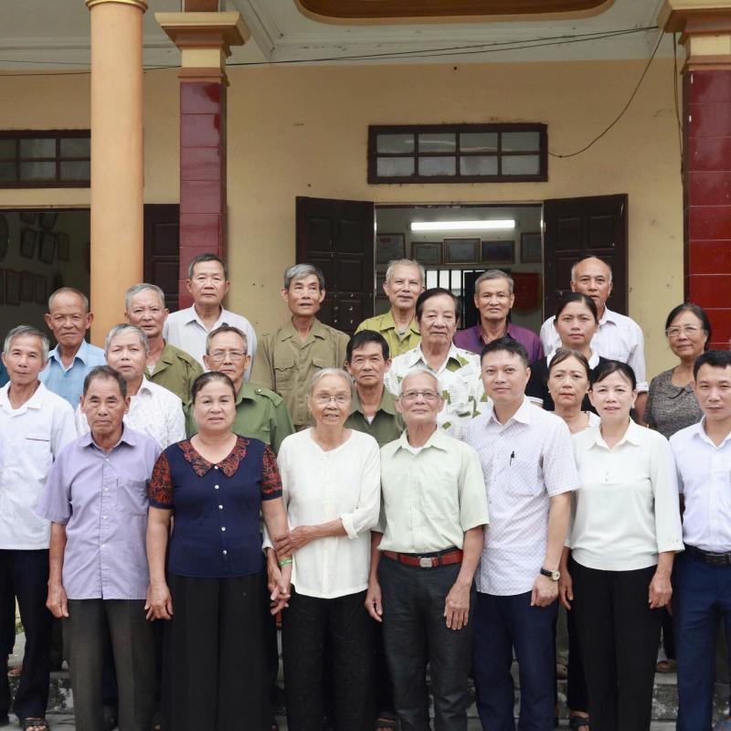 Chi bộ thôn Đông Thắng tổ chức Hội nghị công bố quyết định chỉ định và kỳ sinh hoạt đầu tiên