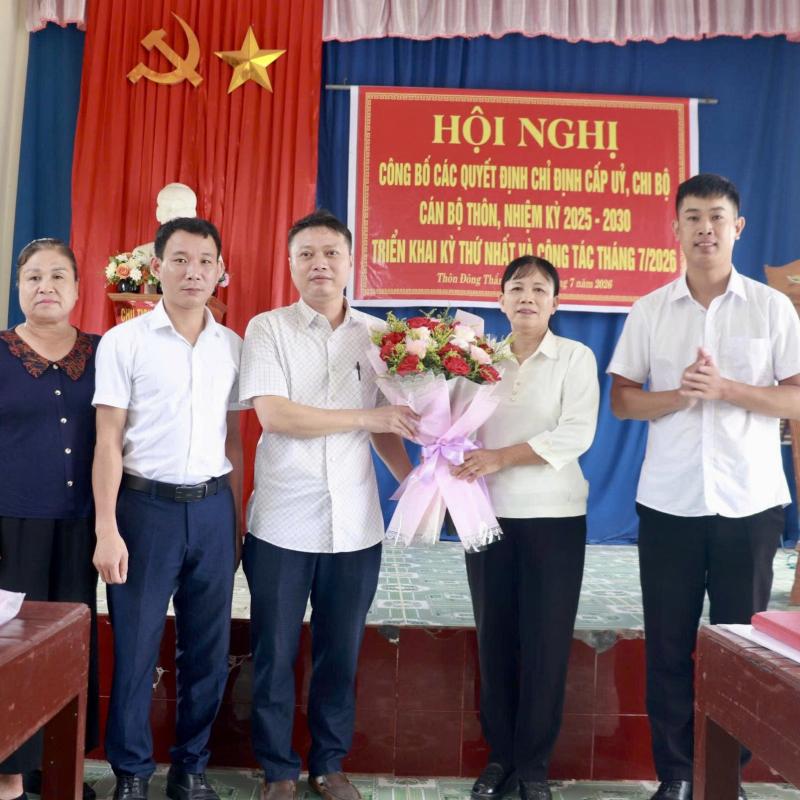 12 chi bộ thôn trên địa bàn xã Vạn Thắng đồng loạt tổ chức hội nghị công bố các quyết định chỉ định và kỳ sinh hoạt chi bộ đầu tiên sau sắp xếp