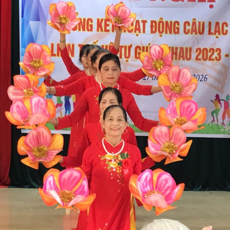 Các Câu lạc bộ Liên thế hệ tự giúp nhau miền Yên Tiến, xã Vạn Thắng tổng kết 3 năm hoạt động
