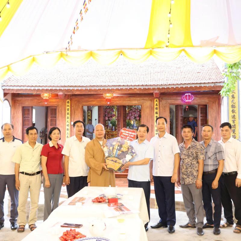 Đảng ủy - HĐND - UBND - UBMTTQ Việt Nam phường Vị Khê tổ chức thăm, chúc mừng Đại lễ Phật đản Phật lịch 2570 và Mùa an cư kiết hạ năm 2026
