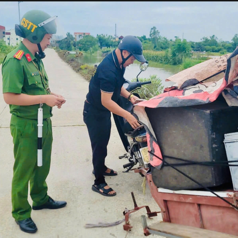 Công an phường Vị Khê phối hợp tăng cường tuần tra, xử lý nghiêm xe kéo, xe lôi tự chế bảo đảm trật tự, an toàn giao thông trên địa bàn