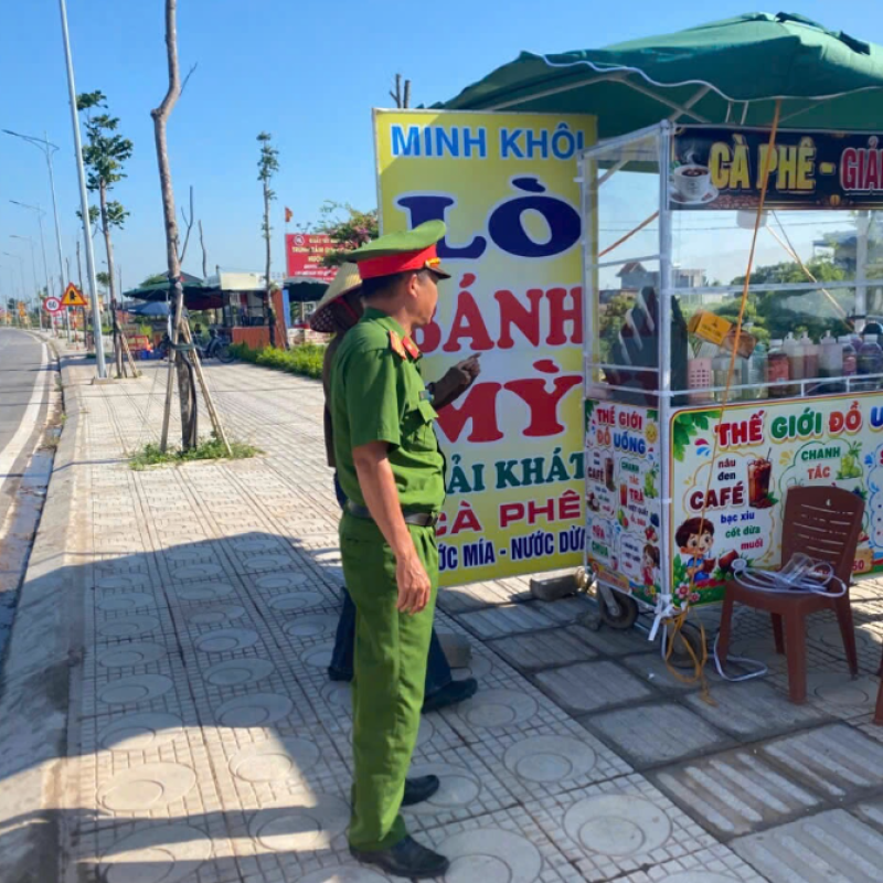 Công an phường Vị Khê quyết liệt lập lại trật tự đô thị, xử lý nghiêm hành vi lấn chiếm vỉa hè
