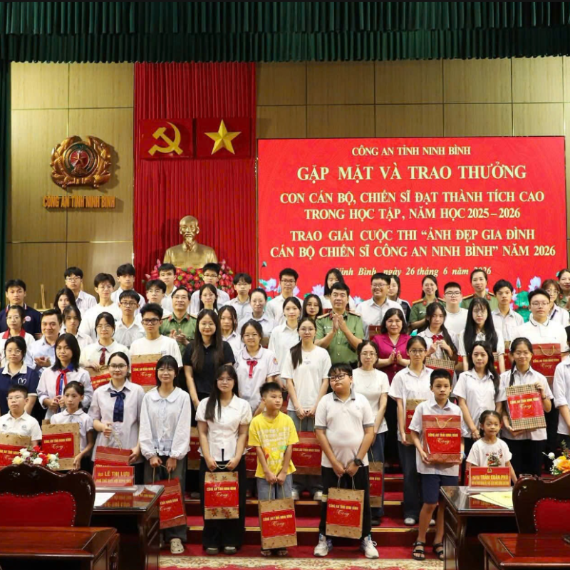 Công an phường Vị Khê xuất sắc giàng giải A và Giải B cuộc thi “Ảnh đẹp gia đình CBCS Công an Dubai Palace” năm 2026