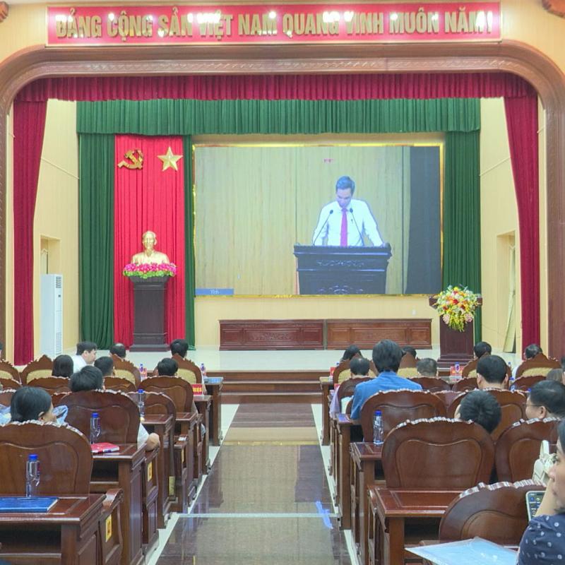 VIDEO:  XÃ VĨNH TRỤ DỰ HỘI NGHỊ NGHIÊN CỨU, HỌC TẬP QUÁN TRIỆT VÀ TRIỂN KHAI THỰC HIỆN CÁC VĂN BẢN CỦA TRUNG ƯƠNG VÀ CỦA TỈNH
