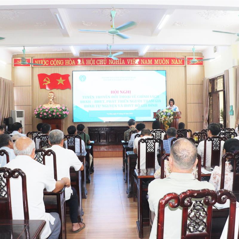 Hội nghị tuyên truyền đối thoại về chính sách BHXH – BHYT, phát triển người tham gia BHXH tự nguyện và BHYT hộ gia đình.