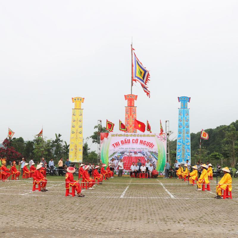 Hội thi đấu cờ người tại Phủ Vân Cát