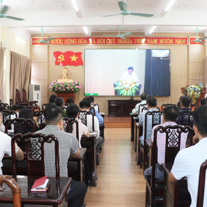 Xã Vụ Bản tham dự hội nghị trực tuyến sơ kết 1 năm vận hành bộ máy của hệ thống chính trị và chính quyền địa phương 2 cấp.