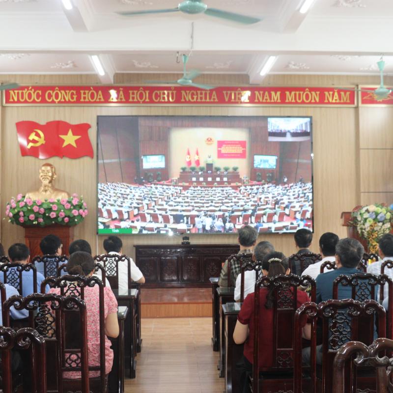 Xã Vụ Bản tham dự hội nghị sơ kết 1 năm 6 tháng triển khai thực hiện Nghị quyết số 57-NQ/TW, ngày 22/12/2024 của Bộ Chính trị