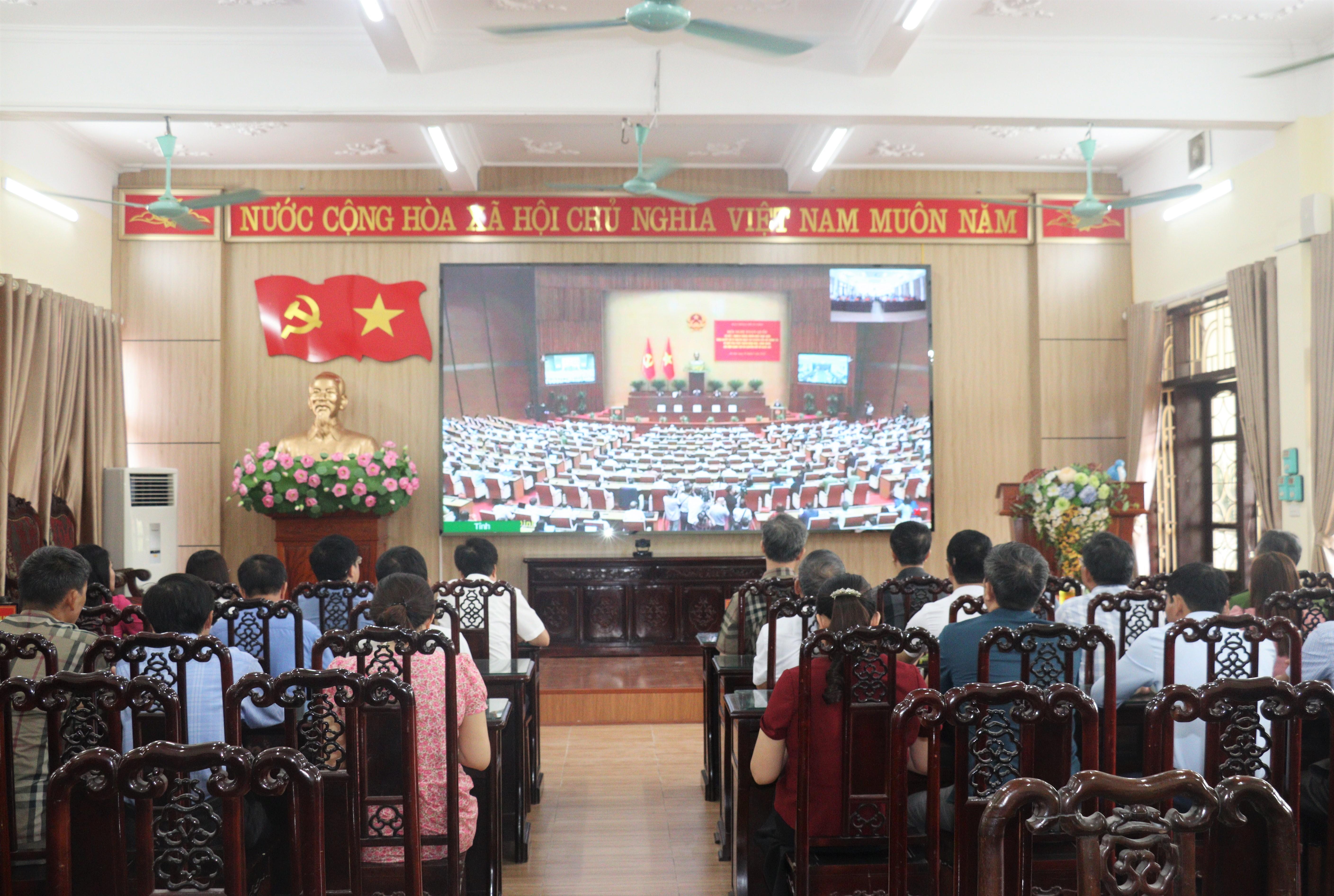 Xã Vụ Bản tham dự hội nghị sơ kết 1 năm 6 tháng triển khai thực hiện Nghị quyết số 57-NQ/TW, ngày 22/12/2024 của Bộ Chính trị